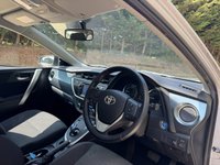 USED 2014 64 TOYOTA AURIS 1.8 VVT-h Icon Hatchback 5dr Petrol Hybrid CVT Euro 5 (s/s) (136 ps) FULL SERVICE HISTORY DAB RADIO