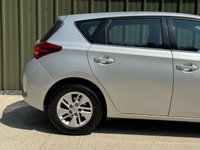 USED 2014 64 TOYOTA AURIS 1.8 VVT-h Icon Hatchback 5dr Petrol Hybrid CVT Euro 5 (s/s) (136 ps) FULL SERVICE HISTORY DAB RADIO