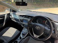USED 2014 64 TOYOTA AURIS 1.8 VVT-h Icon Hatchback 5dr Petrol Hybrid CVT Euro 5 (s/s) (136 ps) FULL SERVICE HISTORY DAB RADIO
