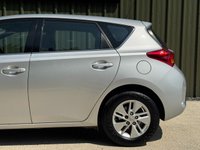 USED 2014 64 TOYOTA AURIS 1.8 VVT-h Icon Hatchback 5dr Petrol Hybrid CVT Euro 5 (s/s) (136 ps) FULL SERVICE HISTORY DAB RADIO