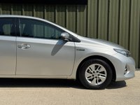 USED 2014 64 TOYOTA AURIS 1.8 VVT-h Icon Hatchback 5dr Petrol Hybrid CVT Euro 5 (s/s) (136 ps) FULL SERVICE HISTORY DAB RADIO