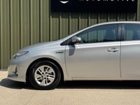 USED 2014 64 TOYOTA AURIS 1.8 VVT-h Icon Hatchback 5dr Petrol Hybrid CVT Euro 5 (s/s) (136 ps) FULL SERVICE HISTORY DAB RADIO