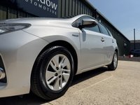 USED 2014 64 TOYOTA AURIS 1.8 VVT-h Icon Hatchback 5dr Petrol Hybrid CVT Euro 5 (s/s) (136 ps) FULL SERVICE HISTORY DAB RADIO