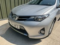 USED 2014 64 TOYOTA AURIS 1.8 VVT-h Icon Hatchback 5dr Petrol Hybrid CVT Euro 5 (s/s) (136 ps) FULL SERVICE HISTORY DAB RADIO