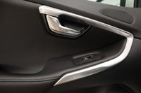 USED 2018 68 VOLVO V40 1.5 T3 GPF Inscription Hatchback 5dr Petrol Auto Euro 6 (s/s) (152 ps) 