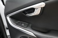 USED 2018 68 VOLVO V40 1.5 T3 GPF Inscription Hatchback 5dr Petrol Auto Euro 6 (s/s) (152 ps) 