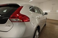 USED 2018 68 VOLVO V40 1.5 T3 GPF Inscription Hatchback 5dr Petrol Auto Euro 6 (s/s) (152 ps) 