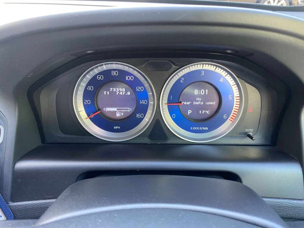 USED 2012 62 VOLVO XC60 2.4 D4 R-Design Nav SUV 5dr Diesel Geartronic AWD Euro 5 (163 ps) HEATED SEATS + SAT NAV