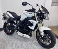 USED 2012 12 TRIUMPH STREET TRIPLE 675 LOW MILEAGE - NICE EXTRAS COMES WITH NEW MOT AND WARRANTY