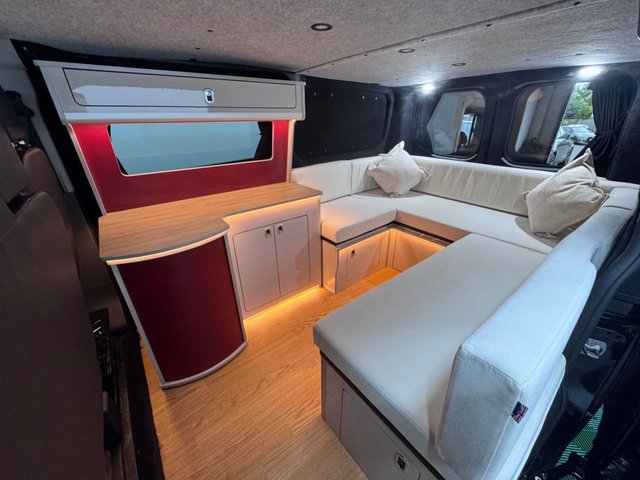 View our FORD TRANSIT CUSTOM