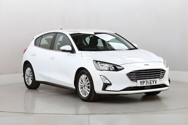 2022 Ford Focus 1L Titanium Edition 5dr - Photo 2