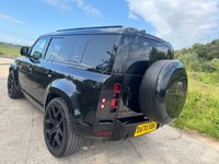 USED 2020 70 LAND ROVER DEFENDER 2.0 SD4 SE SUV 5dr Diesel Auto 4WD Euro 6 (s/s) (240 ps) UPGRADED 22' URBAN ALLOYS + WIRELESS APPLE CARPLAY + BLACK PACK + 10' TOUCHSCREEN DISPLAY WITH PRO NAV + 12-WAY HEATED ELECTRIC MEMORY FRONT SEATS + MERIDIAN SOUND SYSTEM + BLIND SPOT ASSIST + TWO-ZONE CLIMATE CONTROL + COLOURED REVERSING CAMERA WITH 360 DEGREE PARKING AID + DAB RADIO + LANE KEEP ASSIST + CRUISE CONTROL WITH SPEED LIMITER + TRAFFIC SIGN RECOGNITION + FINISHED IN SANTORINI BLACK