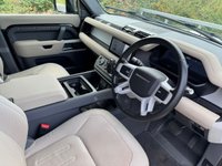 USED 2020 70 LAND ROVER DEFENDER 2.0 SD4 SE SUV 5dr Diesel Auto 4WD Euro 6 (s/s) (240 ps) UPGRADED 22' URBAN ALLOYS + WIRELESS APPLE CARPLAY + BLACK PACK + 10' TOUCHSCREEN DISPLAY WITH PRO NAV + 12-WAY HEATED ELECTRIC MEMORY FRONT SEATS + MERIDIAN SOUND SYSTEM + BLIND SPOT ASSIST + TWO-ZONE CLIMATE CONTROL + COLOURED REVERSING CAMERA WITH 360 DEGREE PARKING AID + DAB RADIO + LANE KEEP ASSIST + CRUISE CONTROL WITH SPEED LIMITER + TRAFFIC SIGN RECOGNITION + FINISHED IN SANTORINI BLACK