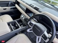 USED 2020 70 LAND ROVER DEFENDER 2.0 SD4 SE SUV 5dr Diesel Auto 4WD Euro 6 (s/s) (240 ps) UPGRADED 22' URBAN ALLOYS + WIRELESS APPLE CARPLAY + BLACK PACK + 10' TOUCHSCREEN DISPLAY WITH PRO NAV + 12-WAY HEATED ELECTRIC MEMORY FRONT SEATS + MERIDIAN SOUND SYSTEM + BLIND SPOT ASSIST + TWO-ZONE CLIMATE CONTROL + COLOURED REVERSING CAMERA WITH 360 DEGREE PARKING AID + DAB RADIO + LANE KEEP ASSIST + CRUISE CONTROL WITH SPEED LIMITER + TRAFFIC SIGN RECOGNITION + FINISHED IN SANTORINI BLACK