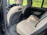 USED 2020 70 LAND ROVER DEFENDER 2.0 SD4 SE SUV 5dr Diesel Auto 4WD Euro 6 (s/s) (240 ps) UPGRADED 22' URBAN ALLOYS + WIRELESS APPLE CARPLAY + BLACK PACK + 10' TOUCHSCREEN DISPLAY WITH PRO NAV + 12-WAY HEATED ELECTRIC MEMORY FRONT SEATS + MERIDIAN SOUND SYSTEM + BLIND SPOT ASSIST + TWO-ZONE CLIMATE CONTROL + COLOURED REVERSING CAMERA WITH 360 DEGREE PARKING AID + DAB RADIO + LANE KEEP ASSIST + CRUISE CONTROL WITH SPEED LIMITER + TRAFFIC SIGN RECOGNITION + FINISHED IN SANTORINI BLACK