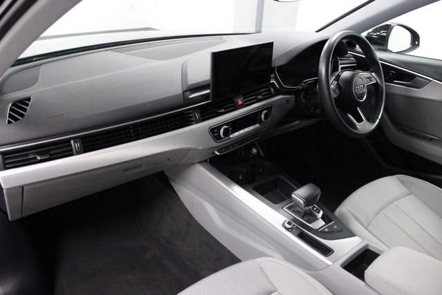 2021 AUDI A4 - Photo 10