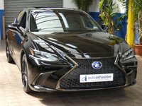 USED 2022 22 LEXUS ES 2.5 300h F Sport Saloon 4dr Petrol Hybrid E-CVT Euro 6 (s/s) (218 ps) STUNNING EXAMPLE GENUINE LOW MILES SAT NAV LEATHER HEATED SEATS HEATED STEERING WHEEL SUNROOF REAR VIEW CAMERA CRUISE CONTROL PARKING SENSORS 1 OWNER LEXUS SERVICE HISTORY LEXUS WARRANTY TILL MAY 2032
