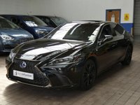 USED 2022 22 LEXUS ES 2.5 300h F Sport Saloon 4dr Petrol Hybrid E-CVT Euro 6 (s/s) (218 ps) STUNNING EXAMPLE GENUINE LOW MILES SAT NAV LEATHER HEATED SEATS HEATED STEERING WHEEL SUNROOF REAR VIEW CAMERA CRUISE CONTROL PARKING SENSORS 1 OWNER LEXUS SERVICE HISTORY LEXUS WARRANTY TILL MAY 2032