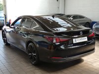 USED 2022 22 LEXUS ES 2.5 300h F Sport Saloon 4dr Petrol Hybrid E-CVT Euro 6 (s/s) (218 ps) STUNNING EXAMPLE GENUINE LOW MILES SAT NAV LEATHER HEATED SEATS HEATED STEERING WHEEL SUNROOF REAR VIEW CAMERA CRUISE CONTROL PARKING SENSORS 1 OWNER LEXUS SERVICE HISTORY LEXUS WARRANTY TILL MAY 2032