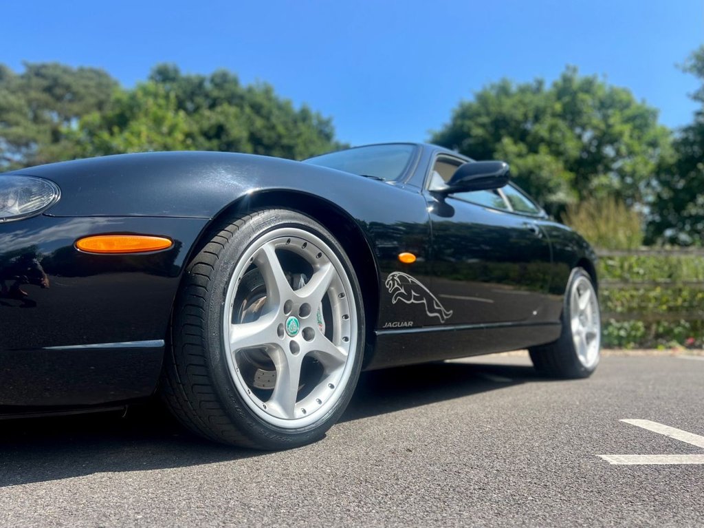 USED 2005 05 JAGUAR XKR 4.2 Coupe // 2dr Automatic (304 g/km, 400 bhp) // px swap 