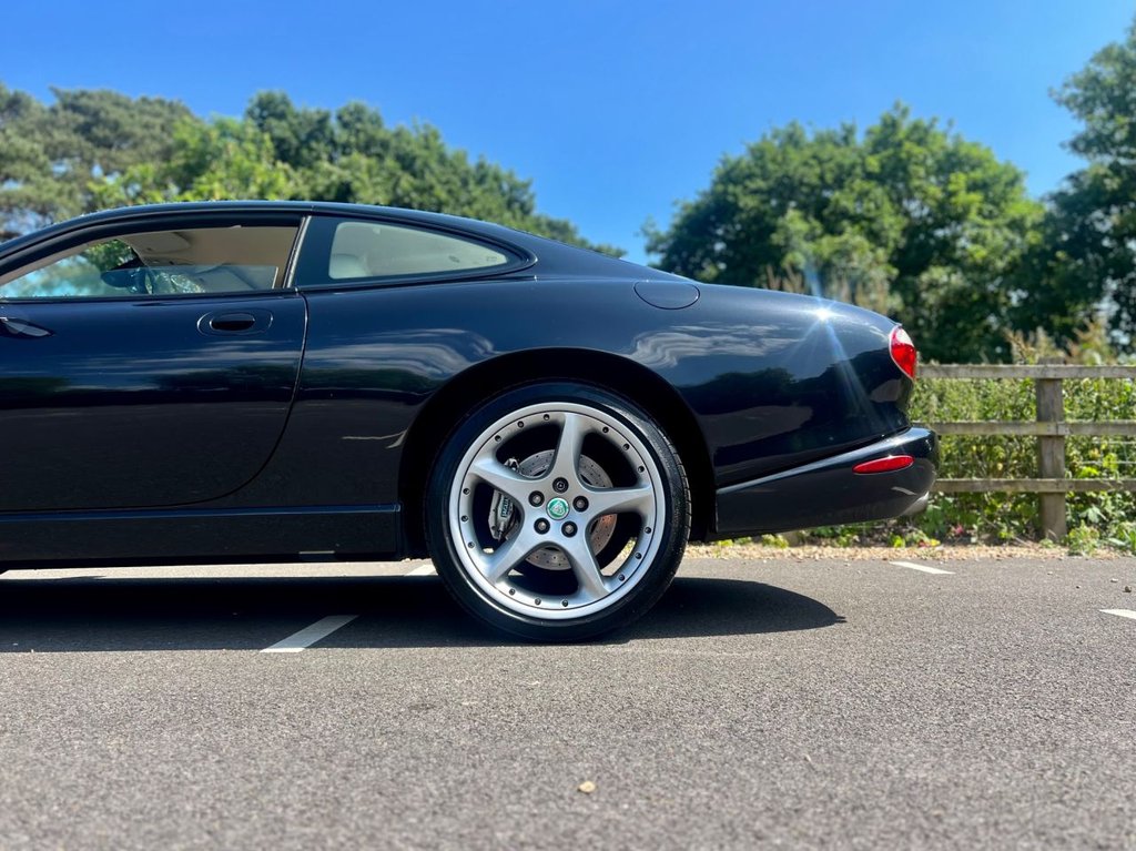 USED 2005 05 JAGUAR XKR 4.2 Coupe // 2dr Automatic (304 g/km, 400 bhp) // px swap 