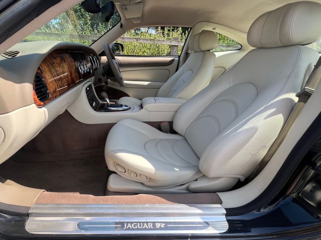 USED 2005 05 JAGUAR XKR 4.2 Coupe // 2dr Automatic (304 g/km, 400 bhp) // px swap 