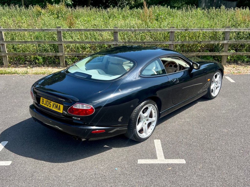 USED 2005 05 JAGUAR XKR 4.2 Coupe // 2dr Automatic (304 g/km, 400 bhp) // px swap 