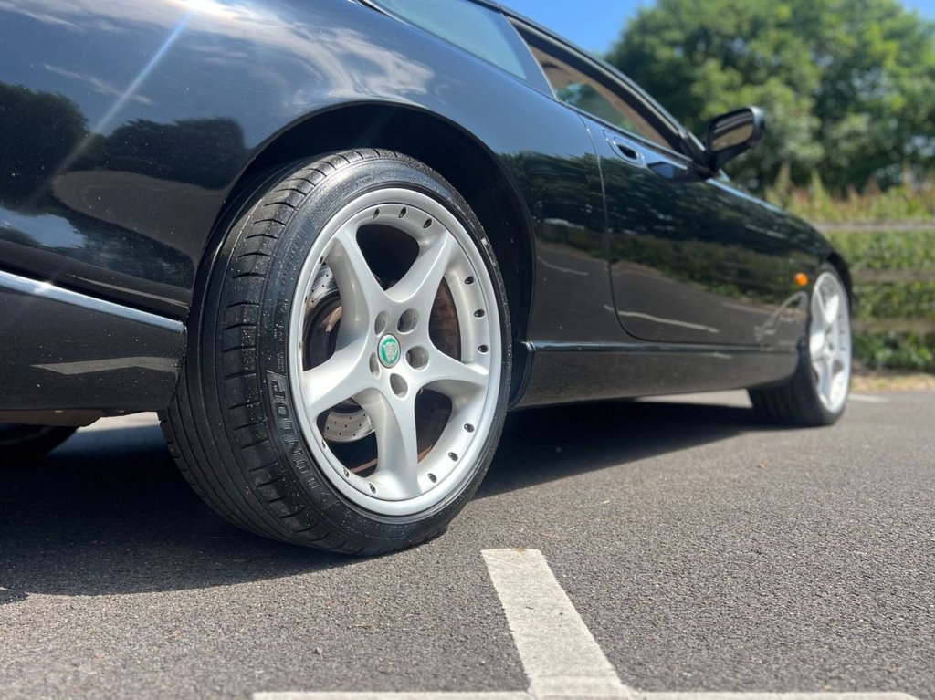 USED 2005 05 JAGUAR XKR 4.2 Coupe // 2dr Automatic (304 g/km, 400 bhp) // px swap 
