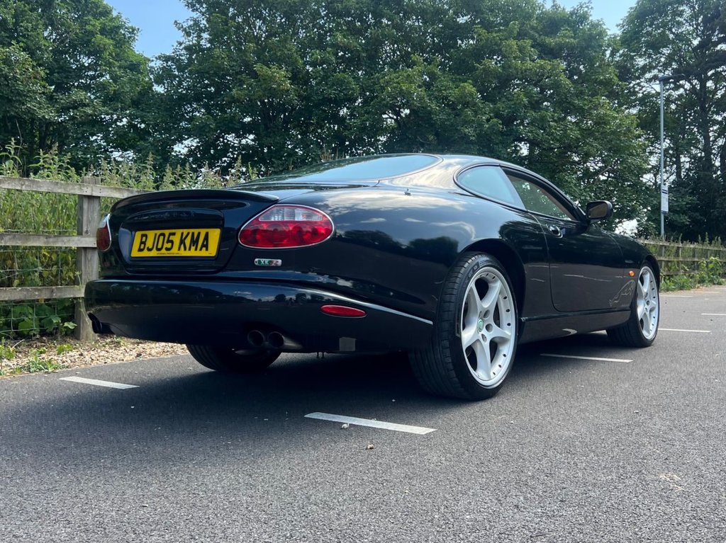 USED 2005 05 JAGUAR XKR 4.2 Coupe // 2dr Automatic (304 g/km, 400 bhp) // px swap 