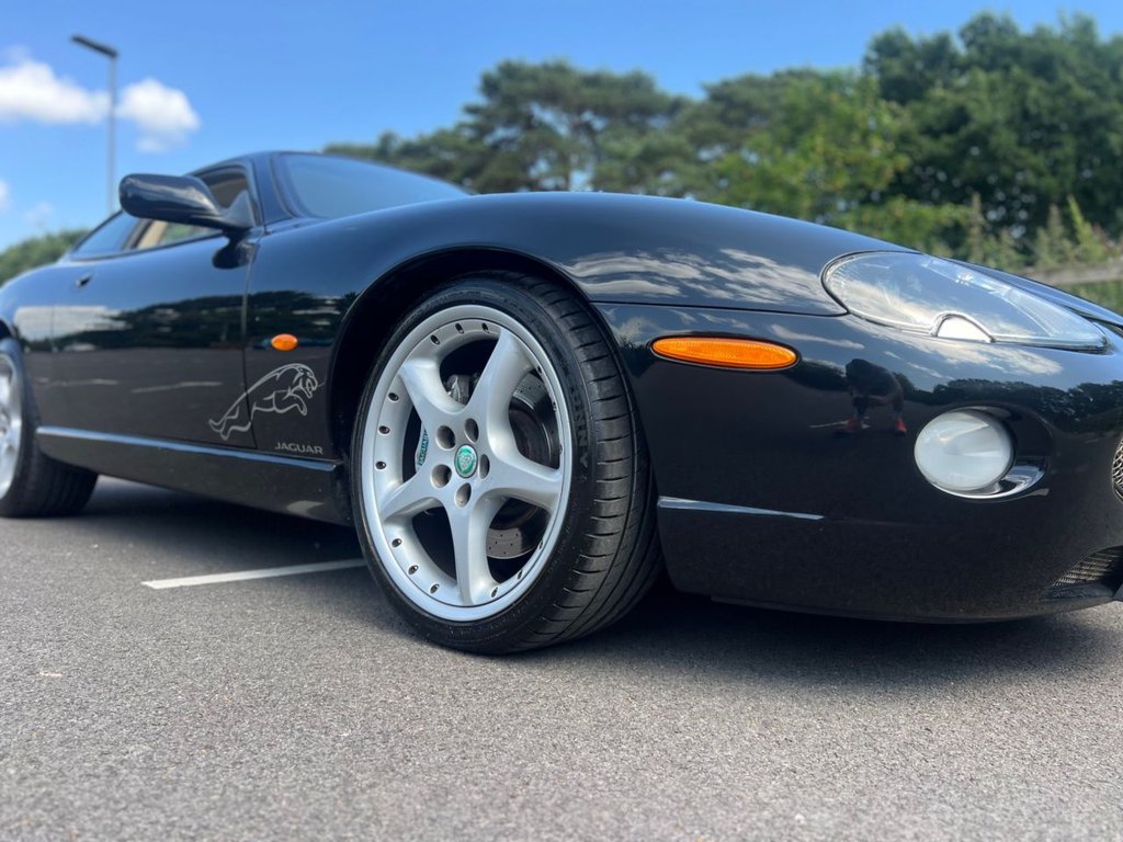 USED 2005 05 JAGUAR XKR 4.2 Coupe // 2dr Automatic (304 g/km, 400 bhp) // px swap 