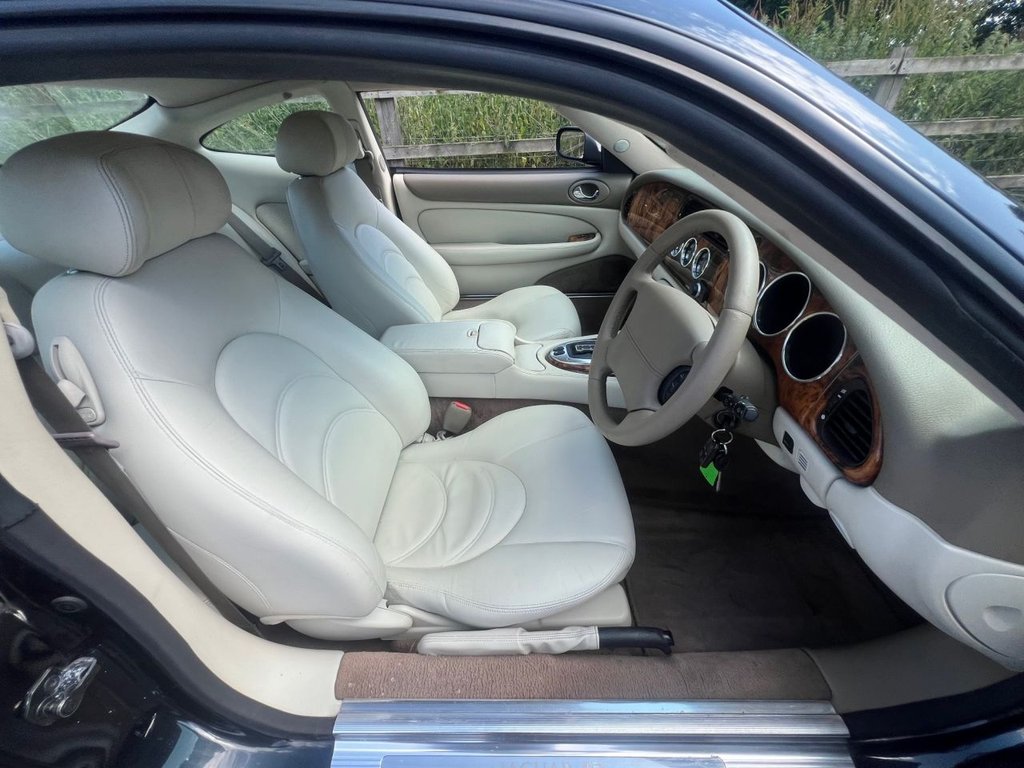 USED 2005 05 JAGUAR XKR 4.2 Coupe // 2dr Automatic (304 g/km, 400 bhp) // px swap 