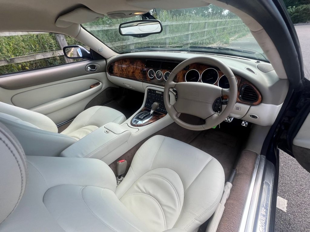 USED 2005 05 JAGUAR XKR 4.2 Coupe // 2dr Automatic (304 g/km, 400 bhp) // px swap 