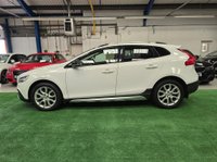 USED 2018 18 VOLVO V40 CROSS COUNTRY 2.0 D3 Pro Euro 6 (s/s) 5dr ULEZ-Sturdy Swedish Hatch
