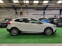 USED 2018 18 VOLVO V40 CROSS COUNTRY 2.0 D3 Pro Euro 6 (s/s) 5dr ULEZ-Sturdy Swedish Hatch