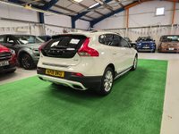 USED 2018 18 VOLVO V40 CROSS COUNTRY 2.0 D3 Pro Euro 6 (s/s) 5dr ULEZ-Sturdy Swedish Hatch