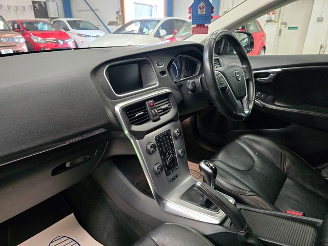 2018 VOLVO V40 CROSS COUNTRY 2.0 D3 Pro Euro 6 (s/s) 5dr - Photo 9