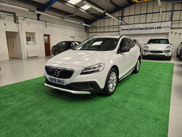 2018 VOLVO V40 CROSS COUNTRY 2.0 D3 Pro Euro 6 (s/s) 5dr - Photo 3
