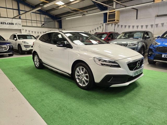 2018 VOLVO V40 CROSS COUNTRY 2.0 D3 Pro Euro 6 (s/s) 5dr - Photo 6