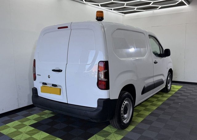 2019 VAUXHALL COMBO - Photo 2