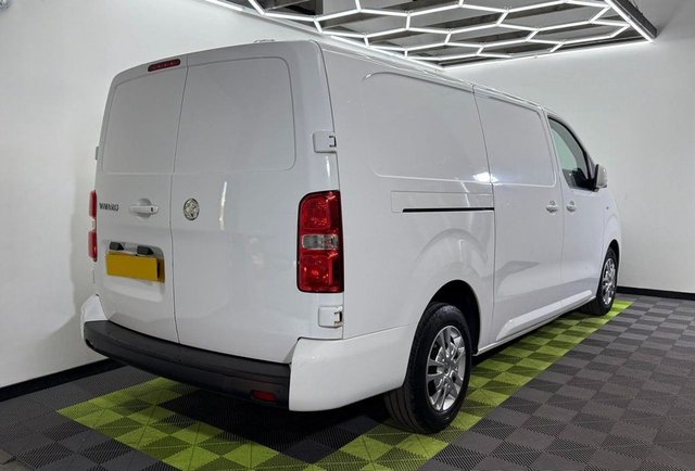 2021 VAUXHALL VIVARO - Photo 2