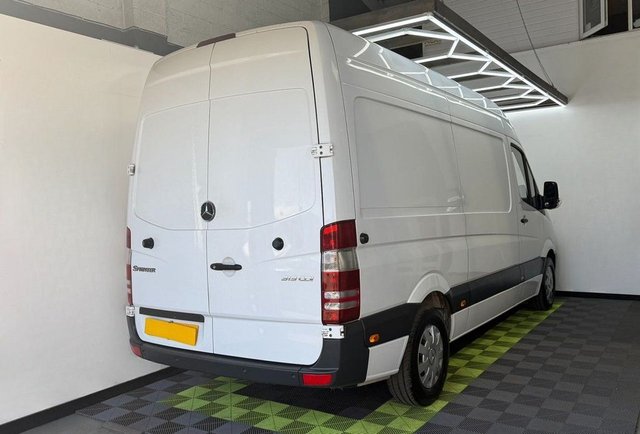 2015 Mercedes-Benz SPRINTER - Photo 2
