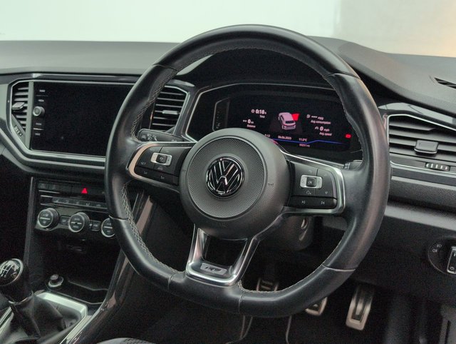 USED 2018 18 Volkswagen T-Roc 1.5 TSI Evo R-Line Suv 5dr Petrol Manual Euro 6 (s/S) (150 Ps) - Sat Nav, Privacy, Sensors