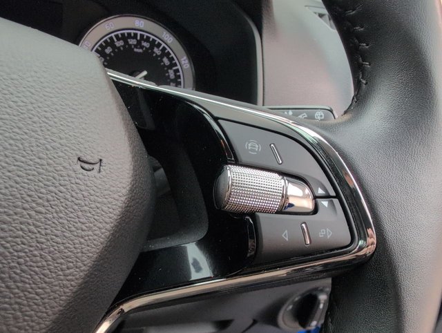 USED 2021 71 Skoda Karoq 1.5 TSI Act SE Drive Suv 5dr Petrol DSg Euro 6 (s/S) (150 Ps) Parking Sensors+front Assist