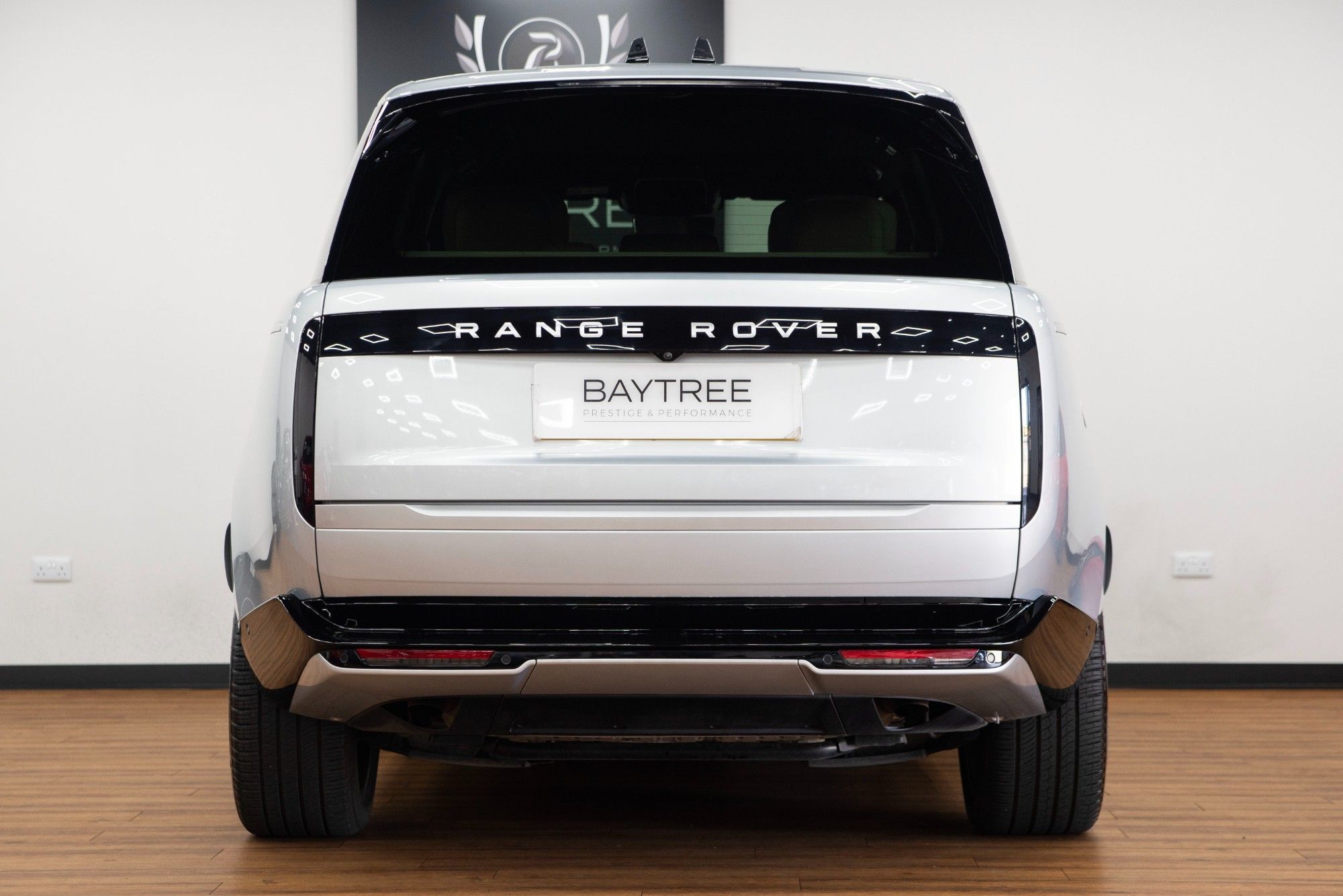 USED 2023 73 LAND ROVER RANGE ROVER 3.0 P400 MHEV Autobiography  
