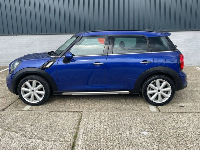View our MINI COUNTRYMAN