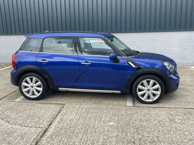 View our MINI COUNTRYMAN
