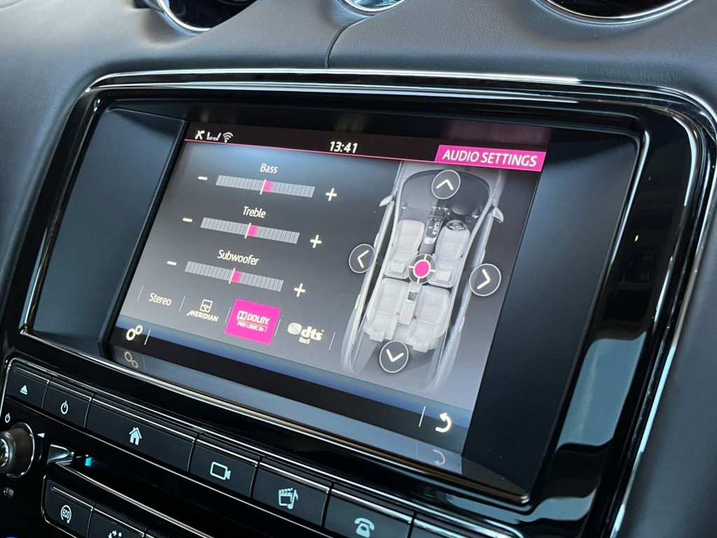 USED 2015 65 JAGUAR XJ 3.0d V6 Portfolio Saloon 4dr Diesel Auto Euro 6 (s/s) (300 ps) 