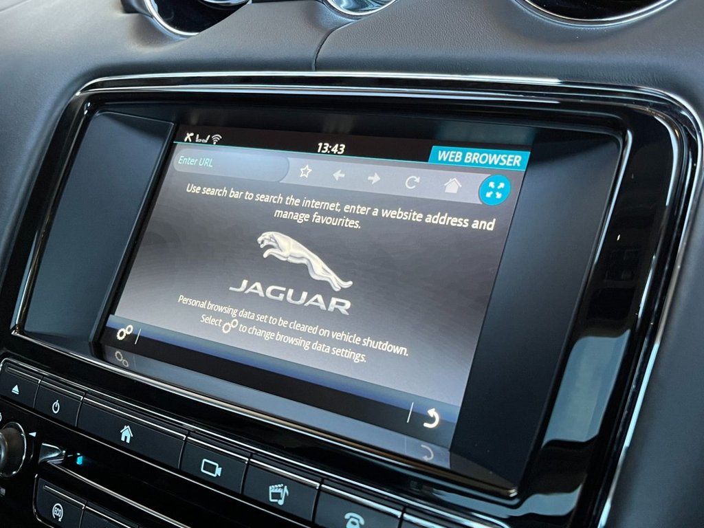 USED 2015 65 JAGUAR XJ 3.0d V6 Portfolio Saloon 4dr Diesel Auto Euro 6 (s/s) (300 ps) 