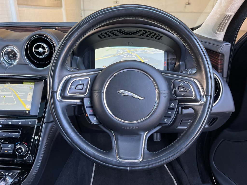 USED 2015 65 JAGUAR XJ 3.0d V6 Portfolio Saloon 4dr Diesel Auto Euro 6 (s/s) (300 ps) 