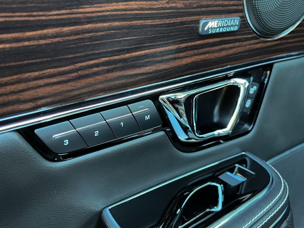 USED 2015 65 JAGUAR XJ 3.0d V6 Portfolio Saloon 4dr Diesel Auto Euro 6 (s/s) (300 ps) 